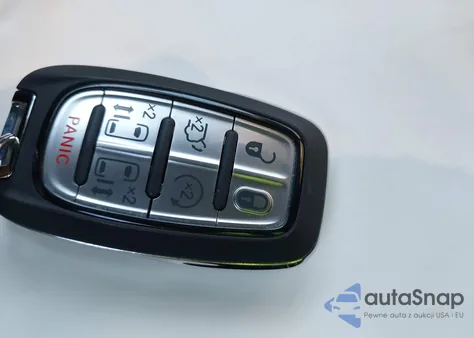 2025 Chrysler Voyager Lx из США, поврежденный, VIN 2C4RC1CG7SR580417